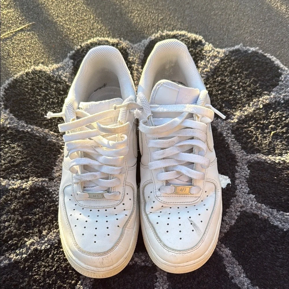 White Air Force 1’s *Authentic* - Picture 3 of 7